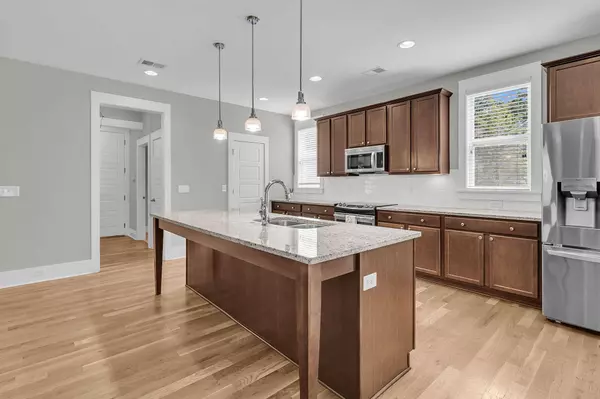 216 Ribbon Rd, Summerville, SC 29483