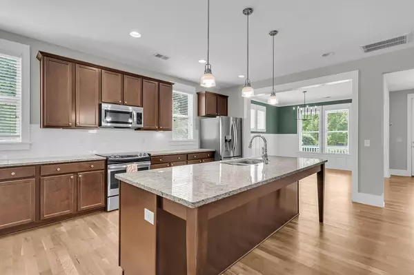 216 Ribbon Rd, Summerville, SC 29483