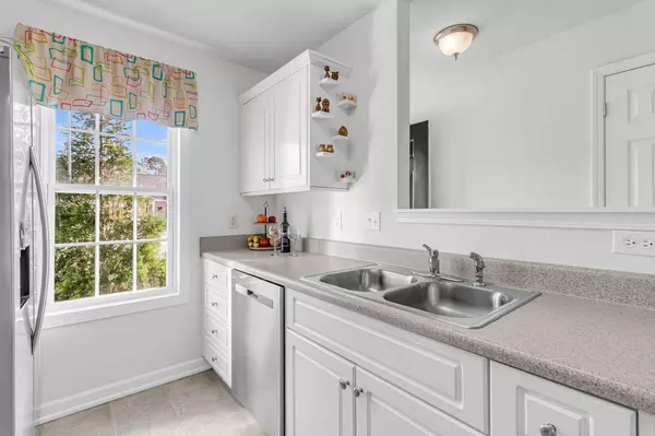 298 Reagan Dr, Summerville, SC 29486