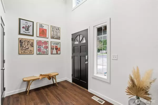 20718 116th ST E, Bonney Lake, WA 98391