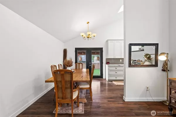 20718 116th ST E, Bonney Lake, WA 98391