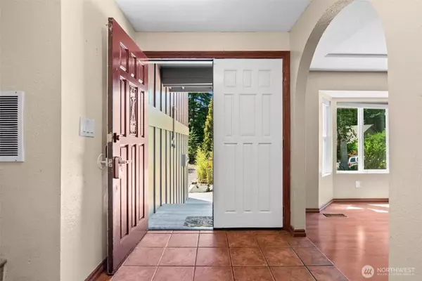 118 Lila ST, Steilacoom, WA 98388