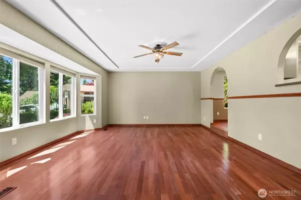 118 Lila ST, Steilacoom, WA 98388