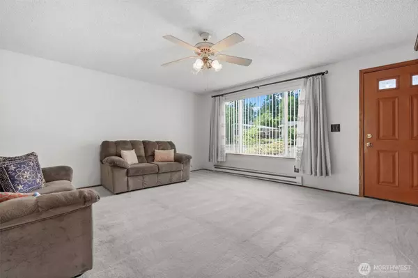 8015 S Ainsworth AVE, Tacoma, WA 98408