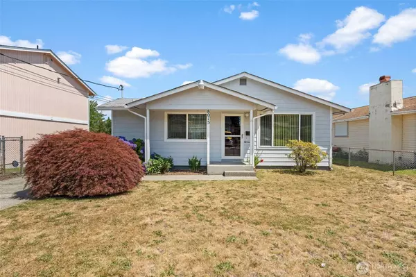 8015 S Ainsworth AVE, Tacoma, WA 98408