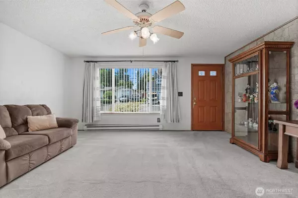 8015 S Ainsworth AVE, Tacoma, WA 98408