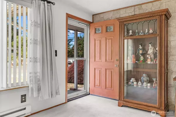 8015 S Ainsworth AVE, Tacoma, WA 98408