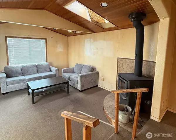 13010 222nd AVE E, Bonney Lake, WA 98391