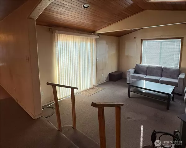 13010 222nd AVE E, Bonney Lake, WA 98391