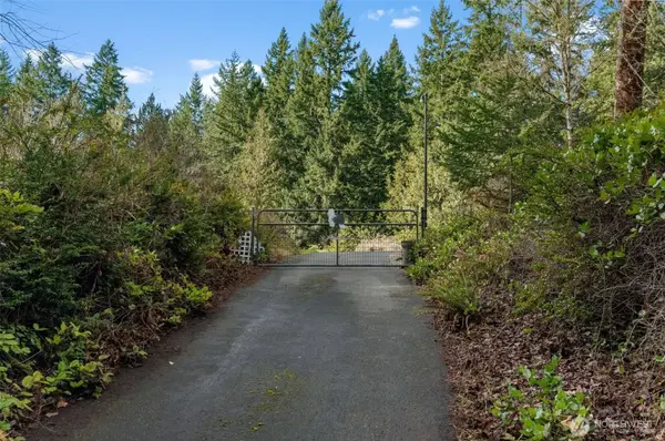 8115 Berry Ridge LN NW, Silverdale, WA 98383