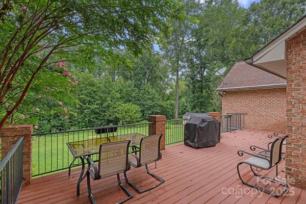 123 Golden Oak DR, Statesville, NC 28625