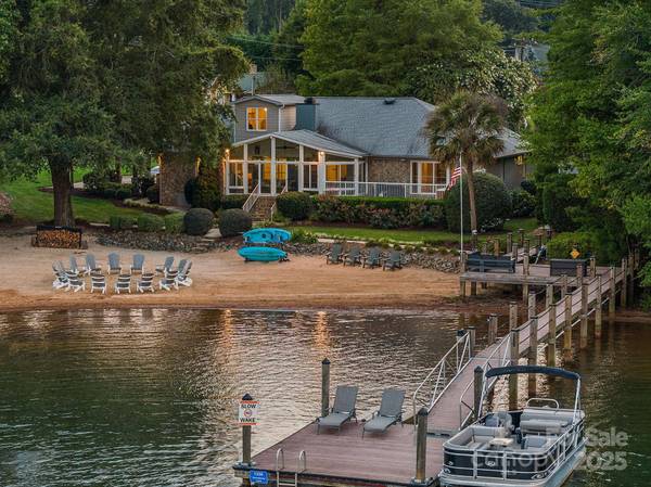 1350 Strawberry LN, Denver, NC 28037