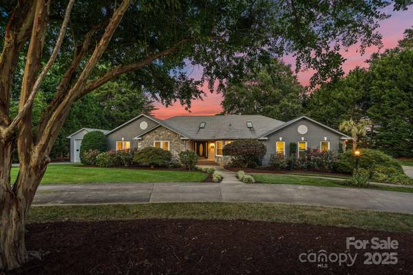 1350 Strawberry LN, Denver, NC 28037