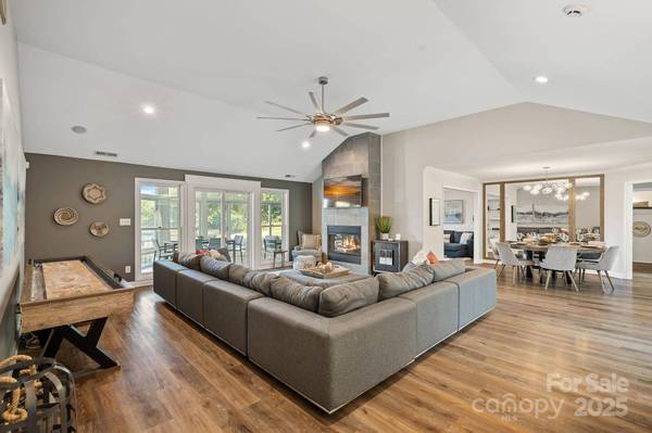 1350 Strawberry LN, Denver, NC 28037