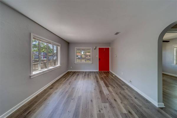 2340 KINGSTON ST S, St Petersburg, FL 33711