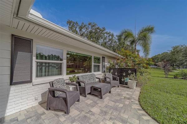 1368 WHISPERING PINES DR, Clearwater, FL 33764