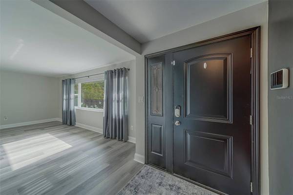 1368 WHISPERING PINES DR, Clearwater, FL 33764