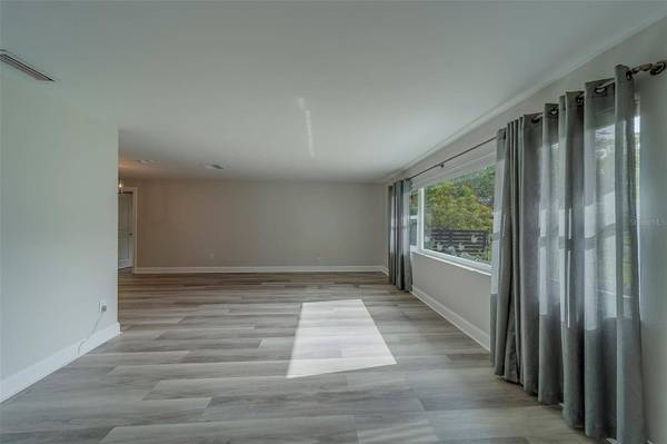 1368 WHISPERING PINES DR, Clearwater, FL 33764