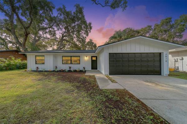2079 CHARTER OAKS DR, Clearwater, FL 33763