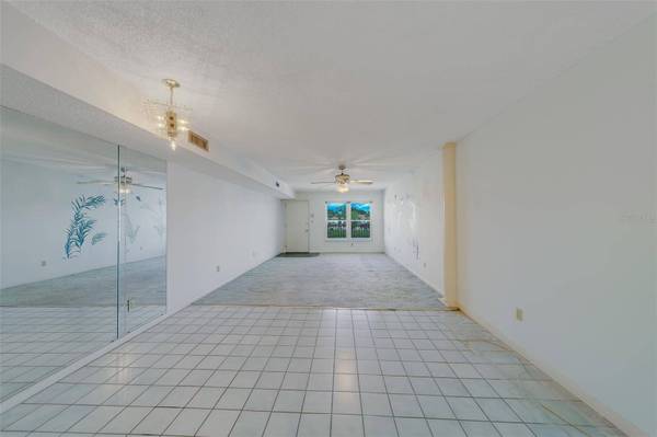 6400 46TH AVE N #313, Kenneth City, FL 33709