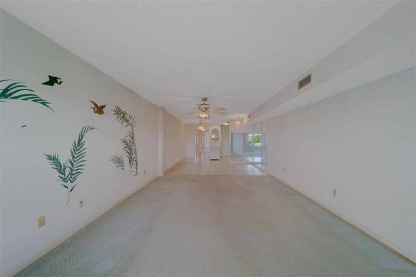 6400 46TH AVE N #313, Kenneth City, FL 33709