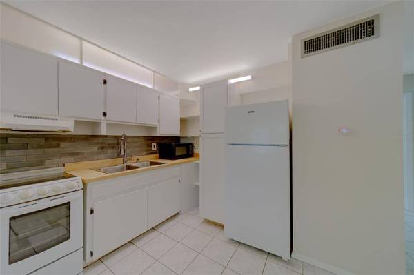 2500 HARN BLVD #F12, Clearwater, FL 33764