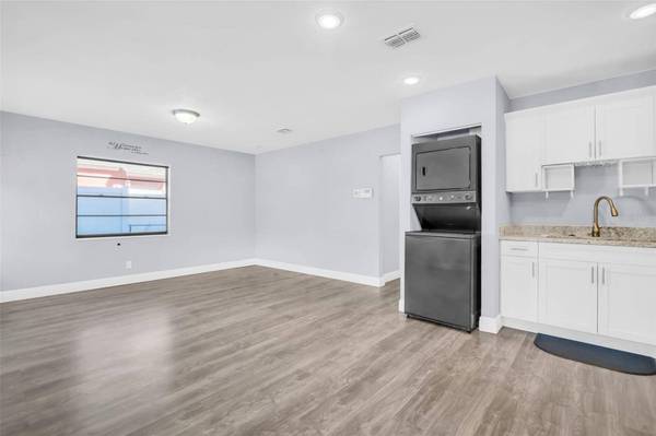 1905 E NEW ORLEANS AVE, Tampa, FL 33610