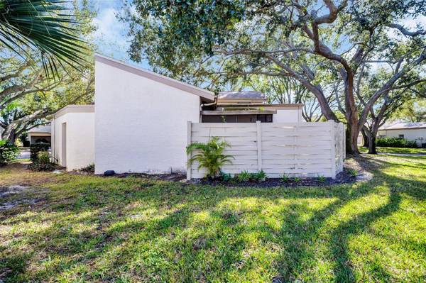 2626 CEDAR VIEW CT, Clearwater, FL 33761