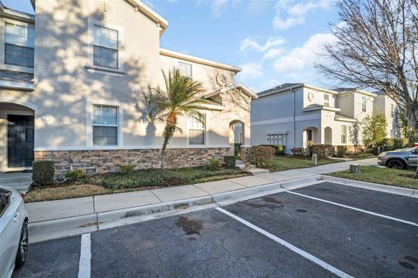 1943 GREENWOOD VALLEY DR, Plant City, FL 33563