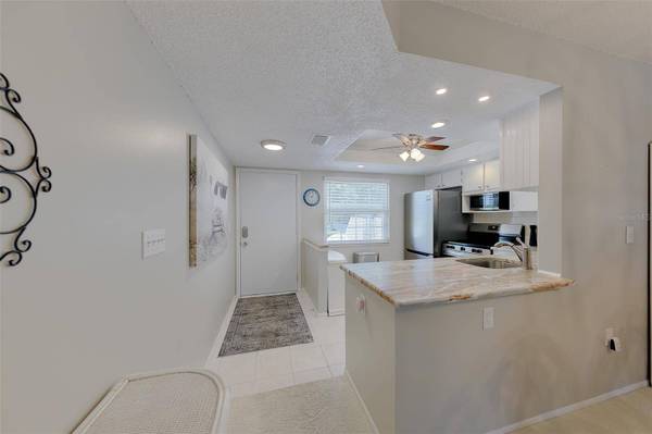 946 VIRGINIA ST #107, Dunedin, FL 34698