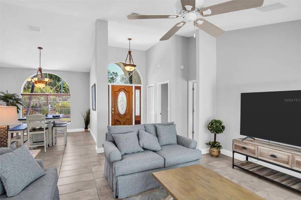 2654 CRYSTAL CIR, Dunedin, FL 34698