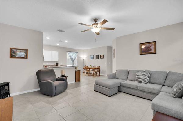 9579 FLOURISH DR, Land O Lakes, FL 34637