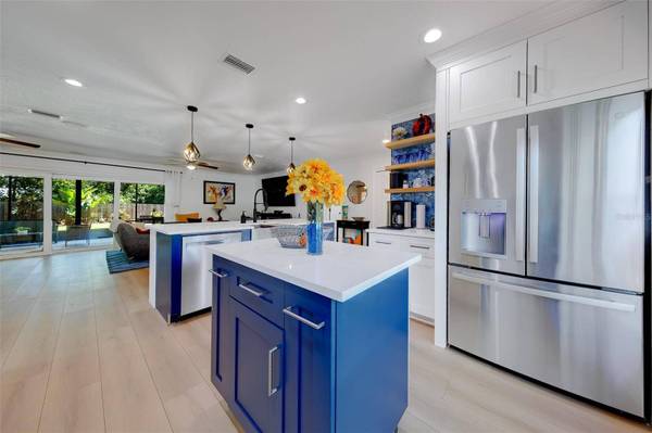 2043 DODGE ST, Clearwater, FL 33760