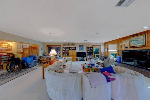 1105 WOODCREST AVE, Clearwater, FL 33756