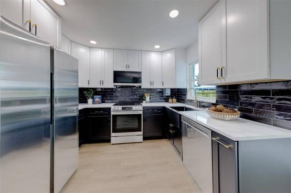 7026 68TH AVE N, Pinellas Park, FL 33781