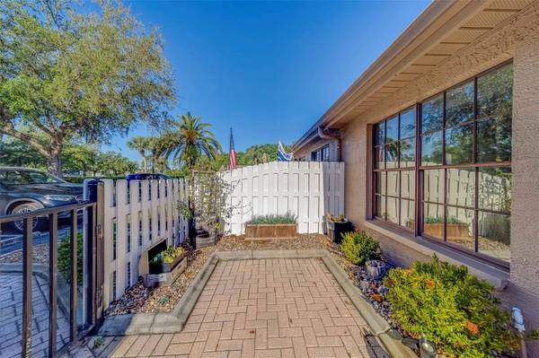 3135 CHARTER CLUB DR #G, Tarpon Springs, FL 34688