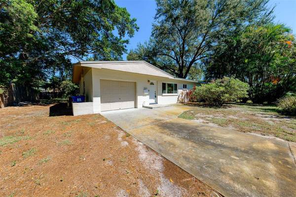 811 69TH AVE S, St Petersburg, FL 33705