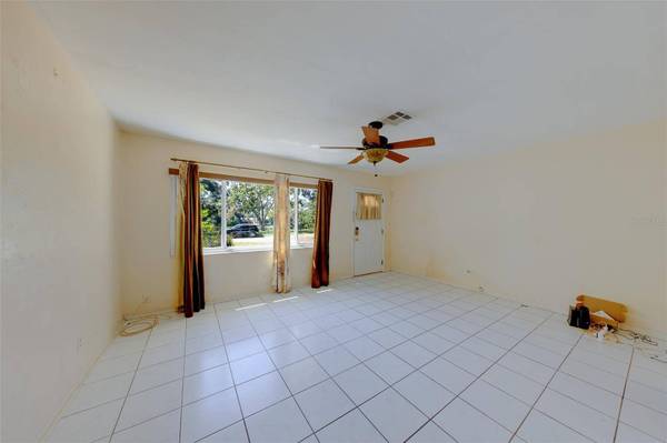 811 69TH AVE S, St Petersburg, FL 33705