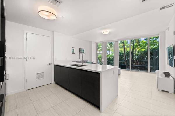 1 Collins Ave #108, Miami Beach, FL 33139