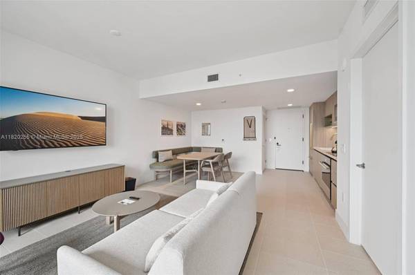 159 NE 6th St #4409, Miami, FL 33132