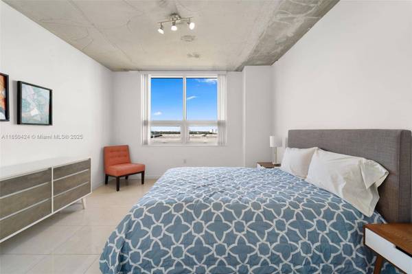 3250 NE 1st Ave #713, Miami, FL 33137