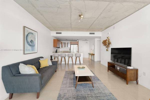 3250 NE 1st Ave #713, Miami, FL 33137