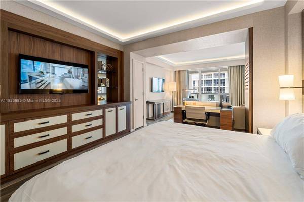 551 N Fort Lauderdale Beach Blvd #R2109, Fort Lauderdale, FL 33304