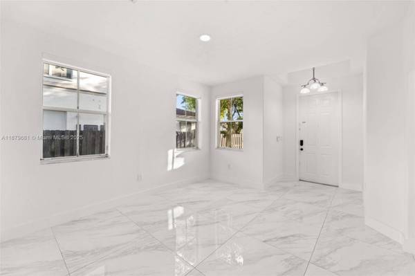 7848 NW 108th Ct, Doral, FL 33178