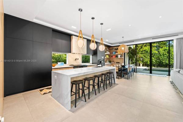 8625 NE 10th Ave, Miami, FL 33138