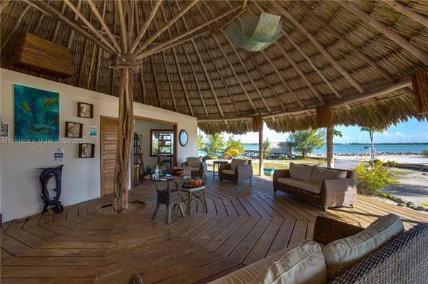 2 W Ambergris Caye,