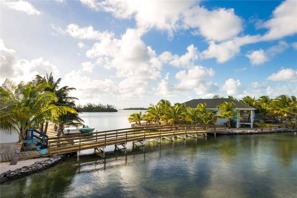 2 W Ambergris Caye,