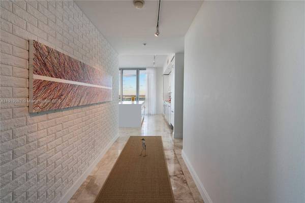 3470 E Coast Ave #H2504, Miami, FL 33137