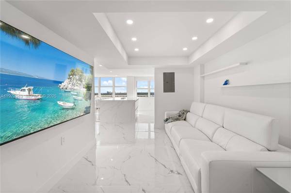 2801 NE 183rd St #2116W, Aventura, FL 33160