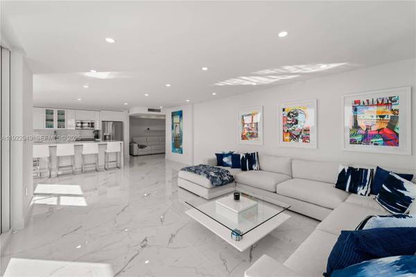 2801 NE 183rd St #2116W, Aventura, FL 33160